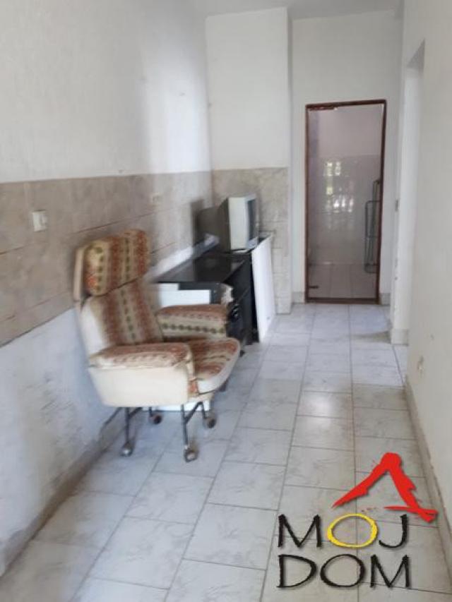 NOVI SAD - ADICE - KUćA - 517 m2 - 257,500€