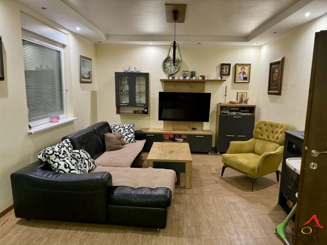 NOVI SAD - ADICE - KUćA - 290 m2 - 432,600€