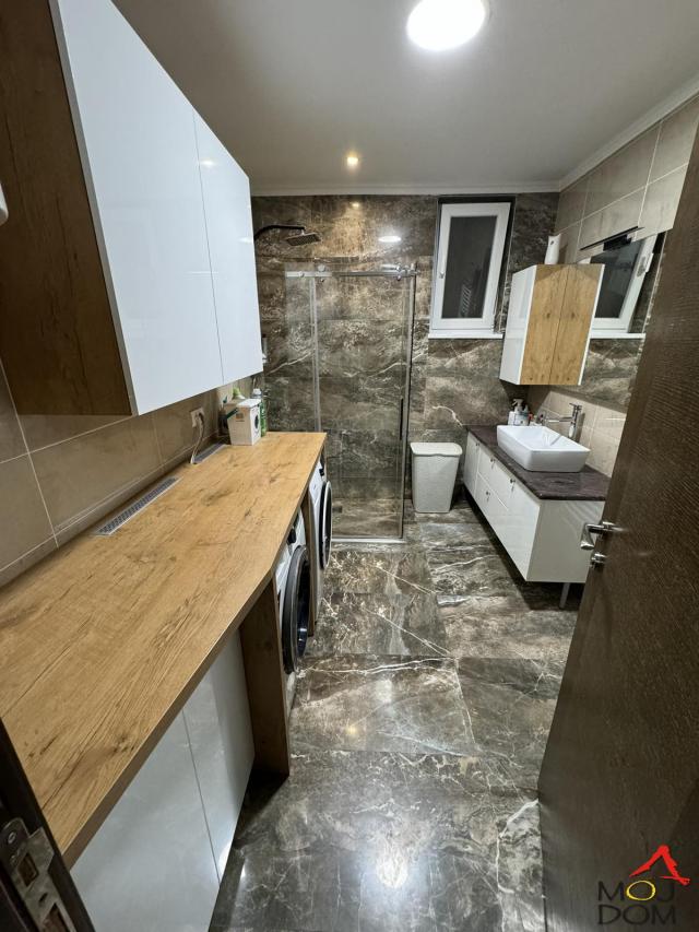 NOVI SAD - ADICE - KUćA - 290 m2 - 432,600€