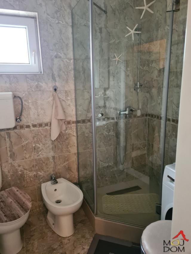 NOVI SAD - ADICE - KUćA - 179 m2 - 273,000€