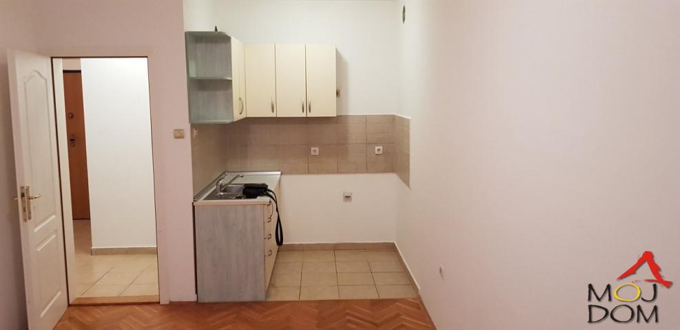 NOVI SAD - BULEVAR - IZDAVANJE NEKRETNINA - 35 m2 - 350€