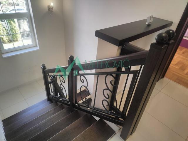 Prodaje se moderna nova kuća u Novom Sadu! 226m2. 