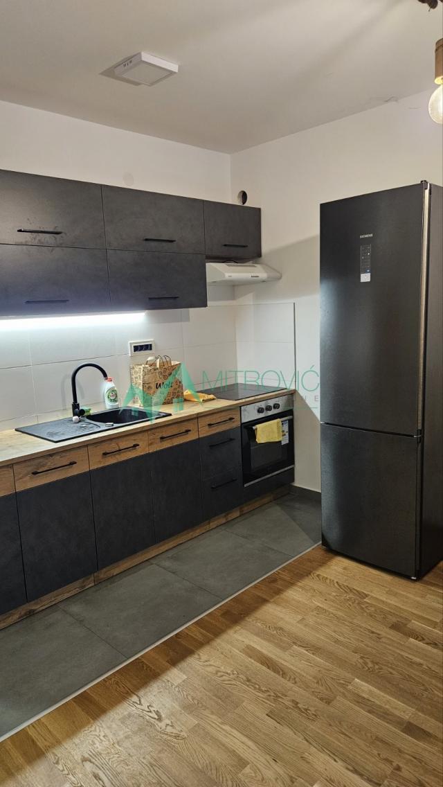 Izdavanje, Stan, 40m2 , Grbavica - Telep