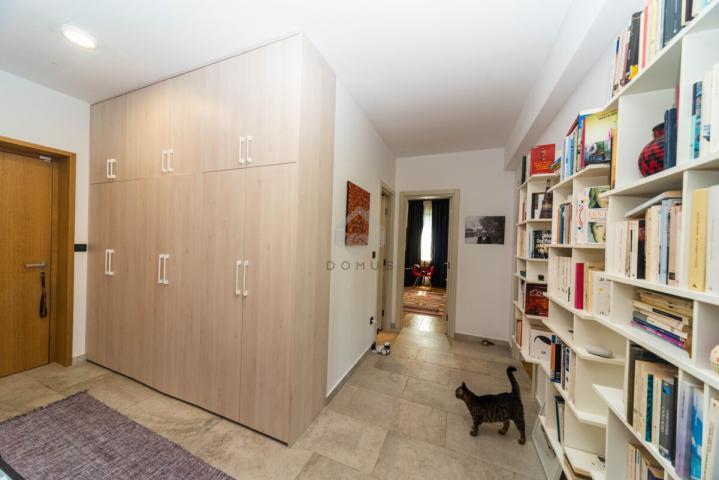 Trosoban stan 142m2 + garaža, Gorica - Podgorica