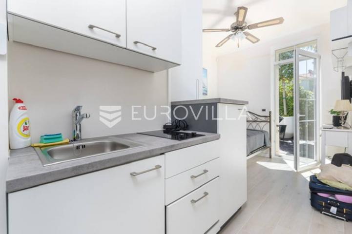 Rovinj, samostojeća vila centar Rovinja pogled more 400 m²