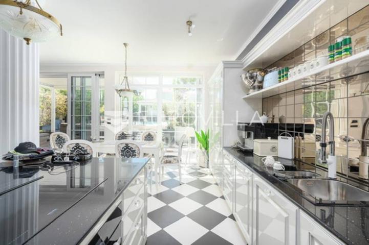 Rovinj, samostojeća vila centar Rovinja pogled more 400 m²