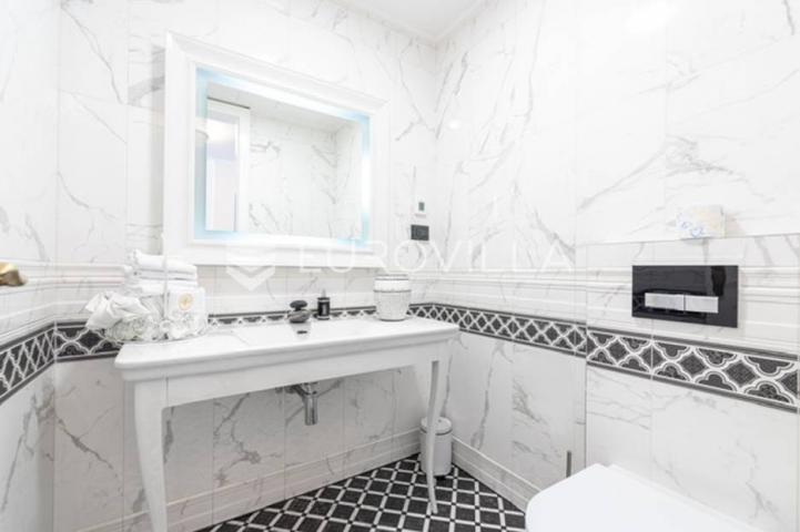 Rovinj, samostojeća vila centar Rovinja pogled more 400 m²