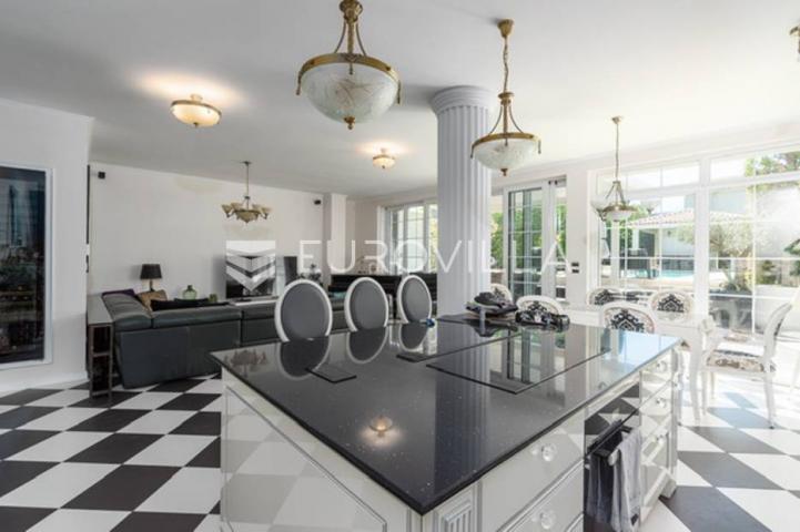 Rovinj, samostojeća vila centar Rovinja pogled more 400 m²