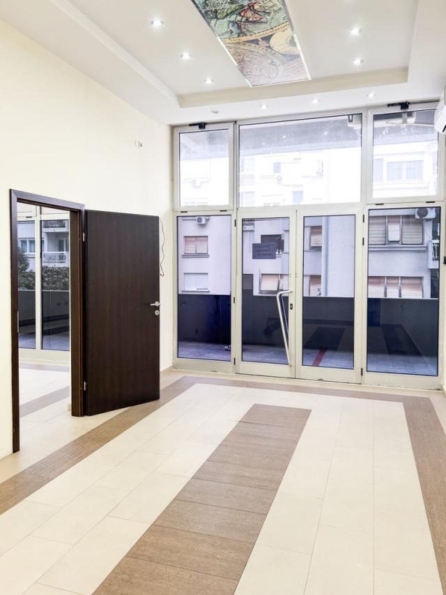 Izdavanje, Poslovni prostor, 60m2 , Tivat