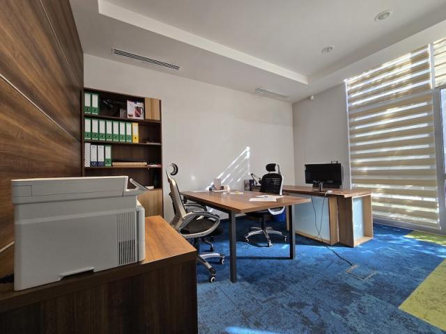 Poslovni prostor, 370m2, Blok 9, Podgorica