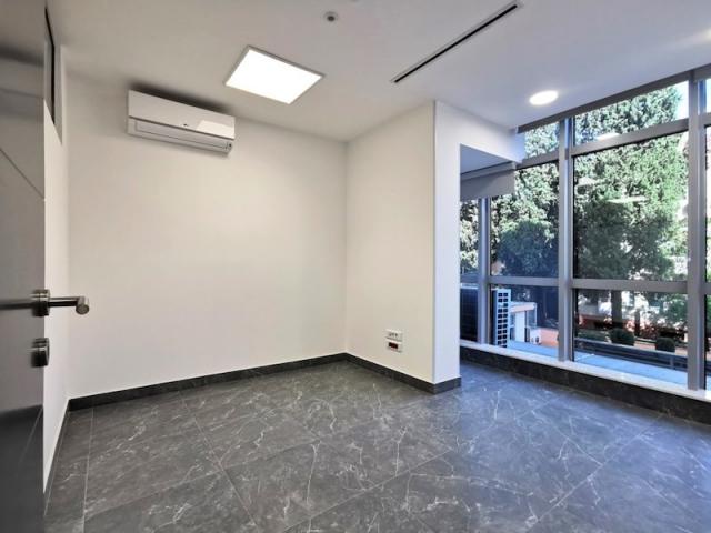 Poslovni prostor, 77m2, Centar, Podgorica
