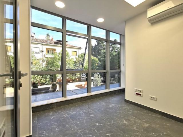 Poslovni prostor, 77m2, Centar, Podgorica