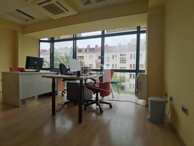 Poslovni prostor, 535m2, Centar, Podgorica