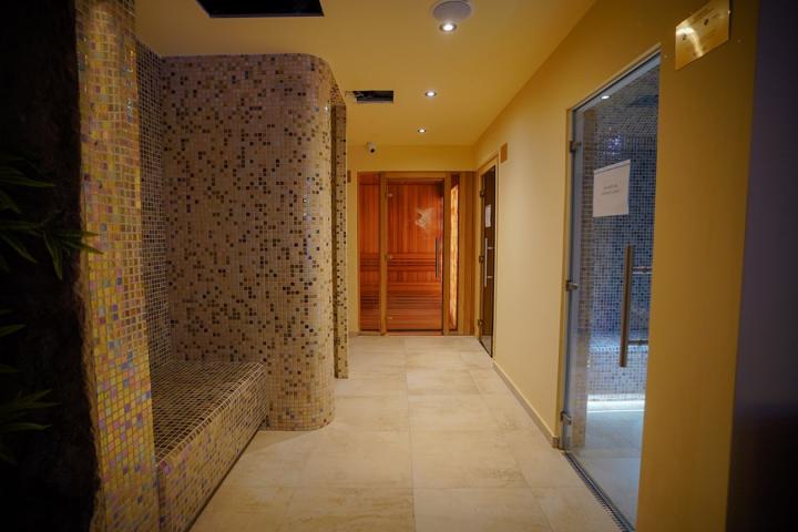 ZLATIBOR – apartman u luksuznom apart hotelu. Kompletno namješten i opremljen. 
