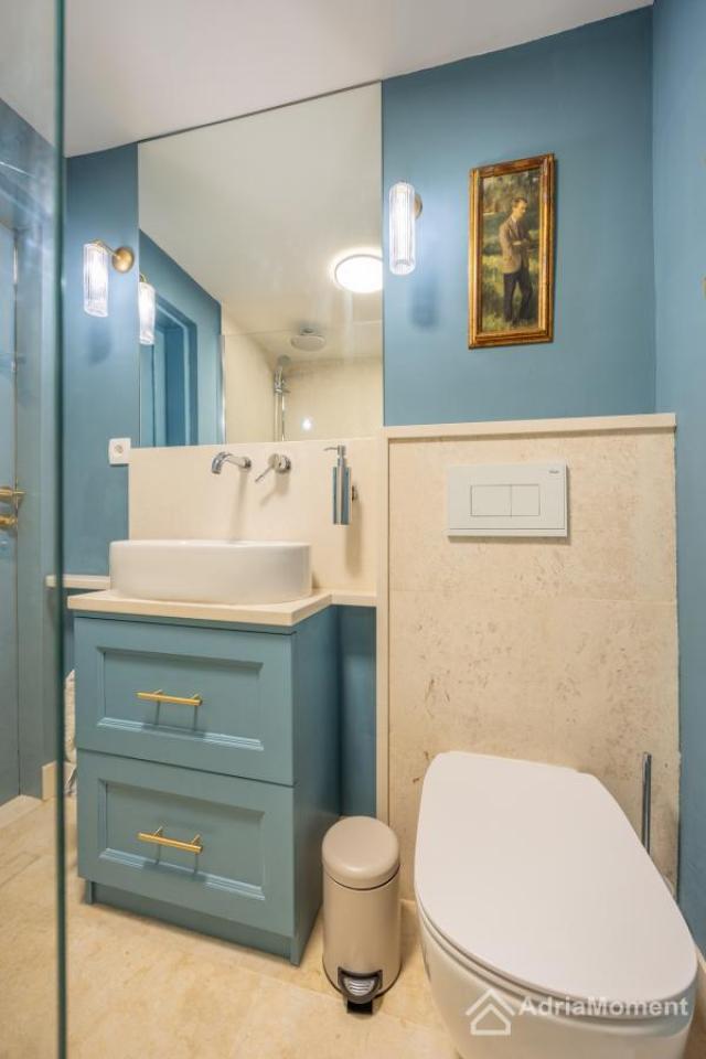 Renovirana kamena kuća u Boki - 40 metara od mora