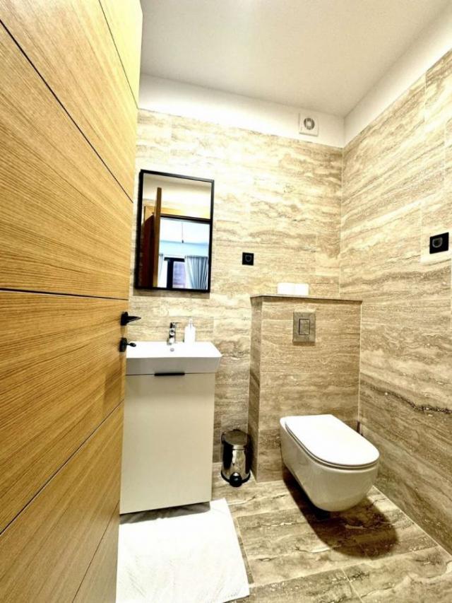 Smeštaj, Stan, 110m2 , Preko morače
