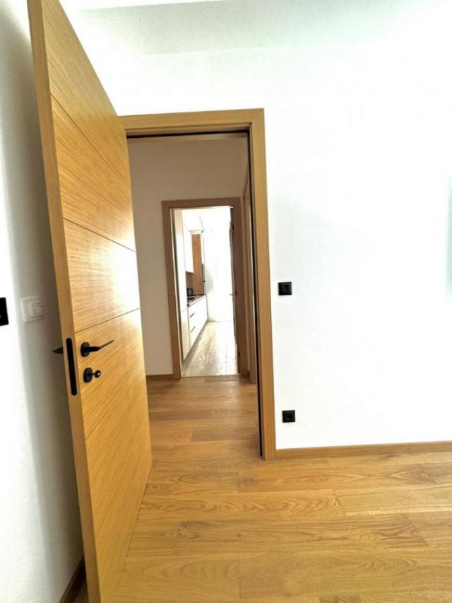Smeštaj, Stan, 110m2 , Preko morače