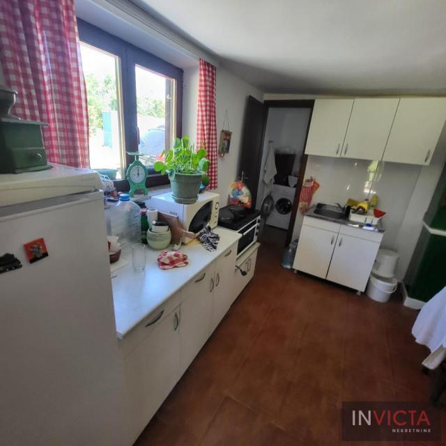Manja vikendica na prelepoj parceli-Čortanovci