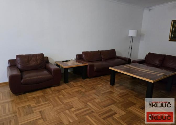 SAJAM IZDAJE SE KOMPLETNO OPREMLJENA KUĆA