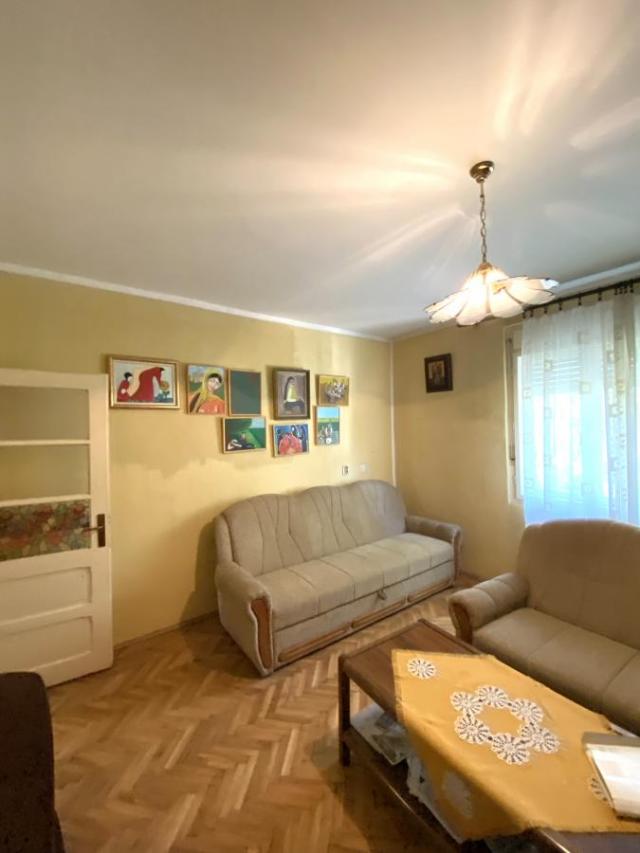 Crepaja kuća sa placem na prodaju