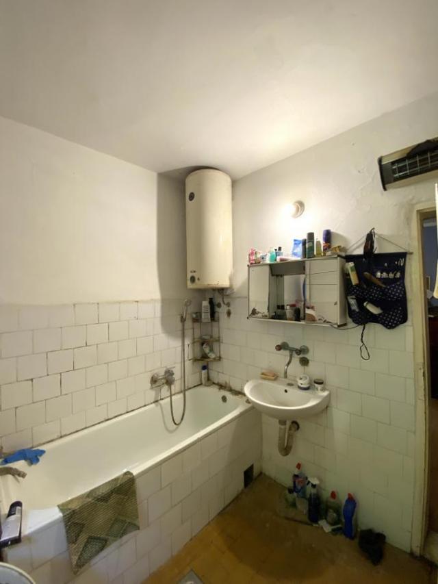 Crepaja kuća sa placem na prodaju