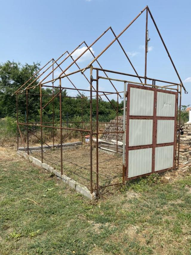 Crepaja građevinski plac na prodaju