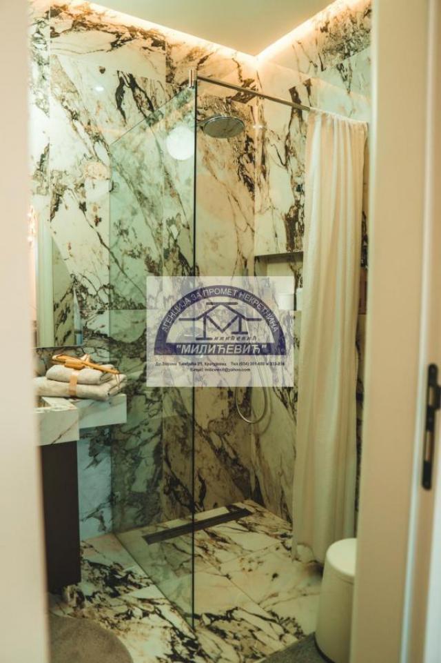 LUKSUZAN PENTHOUSE U STROGOM CENTRU GRADA