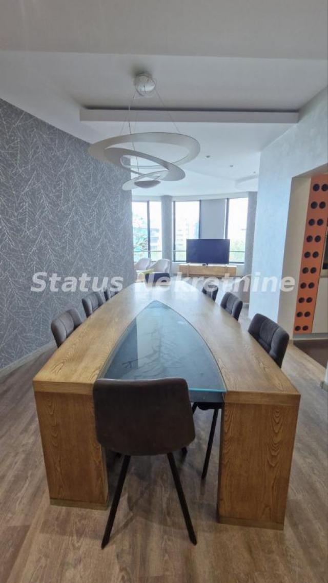 LUX stan-Stari grad 065 385 88 86