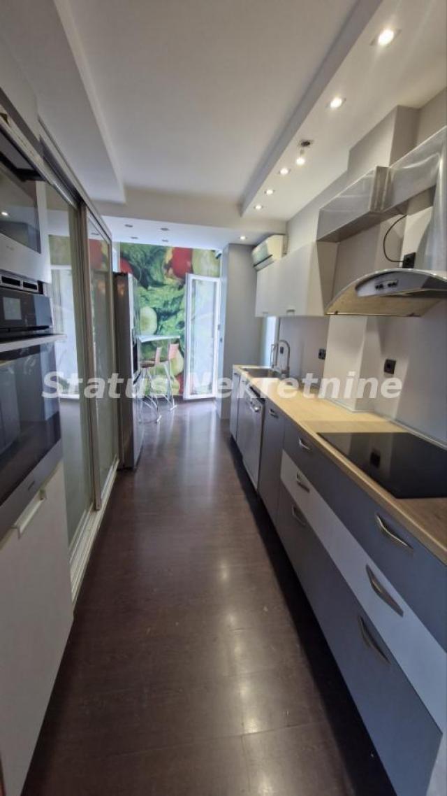 LUX stan-Stari grad 065 385 88 86