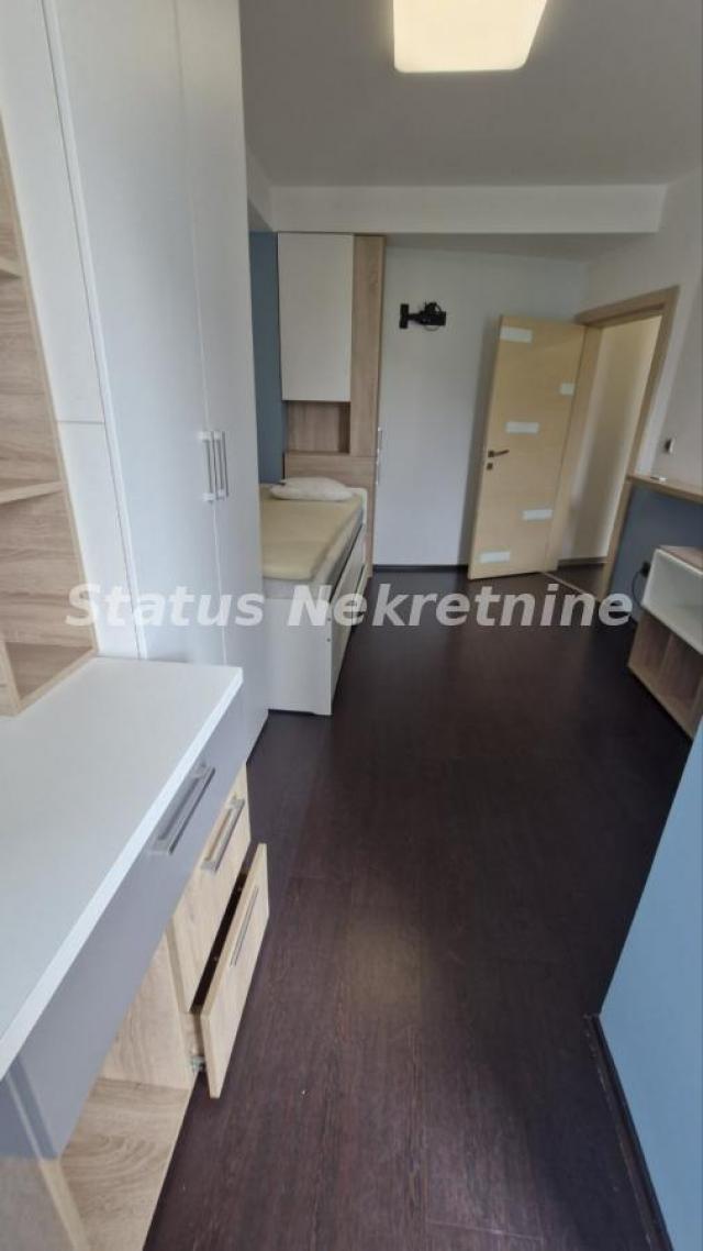 LUX stan-Stari grad 065 385 88 86