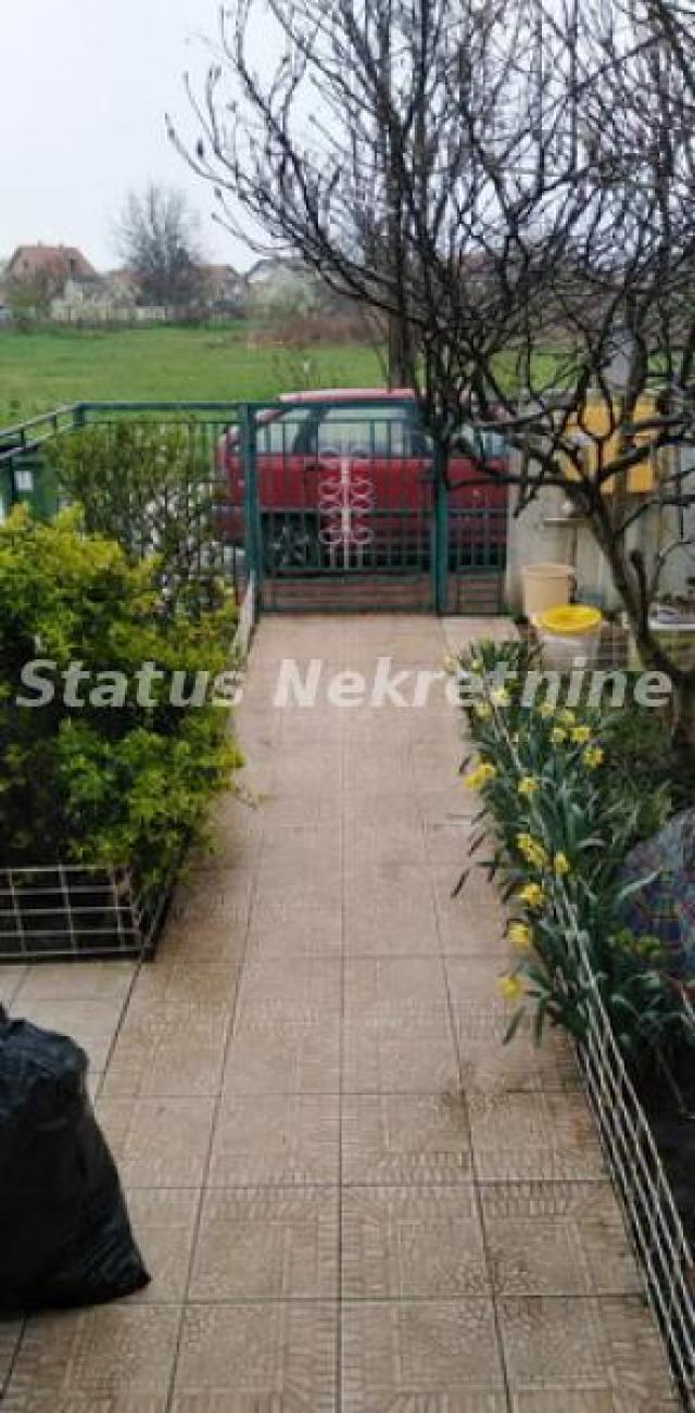 Novi Sad-Kać-odlična kuća u nizu