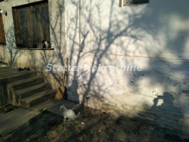 Futog-GLAVNI PUT-Ruševna kuća na Velikom Placu 1235 m2 - 065/385 8880