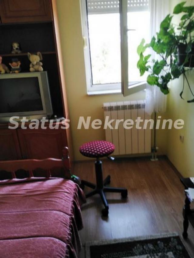 Novi Sad-Kać-odlična kuća u nizu