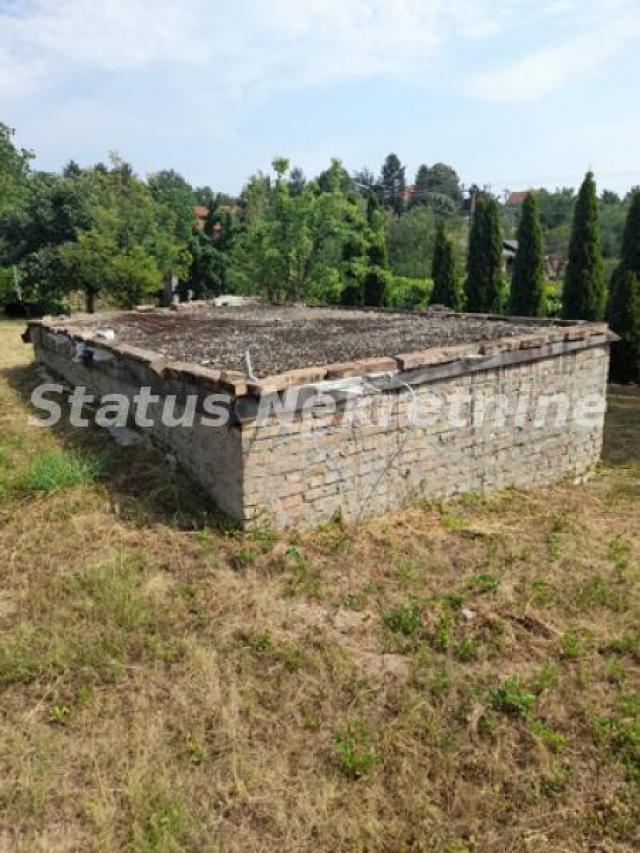 Čortanovci-Uknjižen Građevinski Plac 1100 m2 sa Vinogradom za Uživanje-065/385 8880