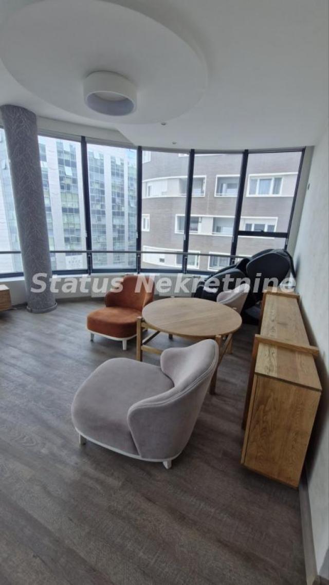 LUX stan-Stari grad 065 385 88 86