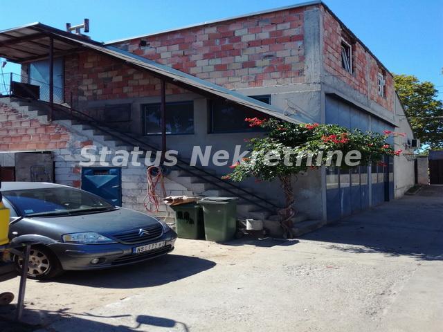 Novi Sad-Uknjižena kuća sa Radionicom i Poslovnim prostorom na glavnom putu- 065/385-8880