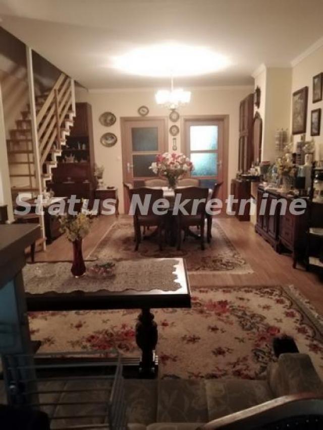 Novi Sad-Kać-odlična kuća u nizu