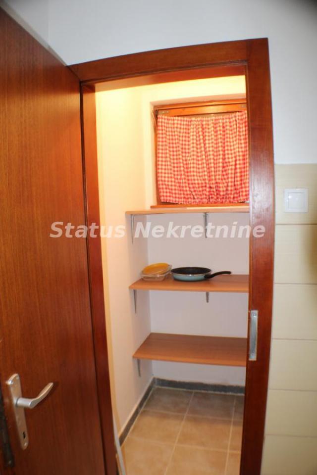 Trosoban stan - Maksima Gorkog-kod suda