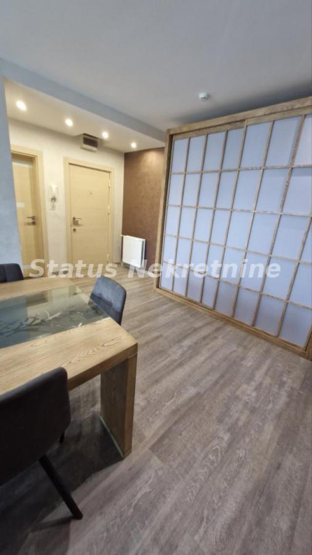 LUX stan-Stari grad 065 385 88 86