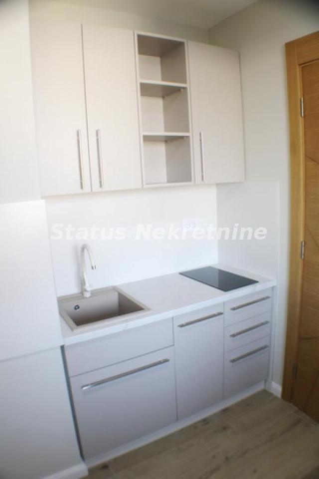 Četvorosoban stan, 101 m², Stari Grad, Novi Sad, 4. sprat