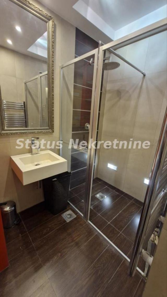LUX stan-Stari grad 065 385 88 86