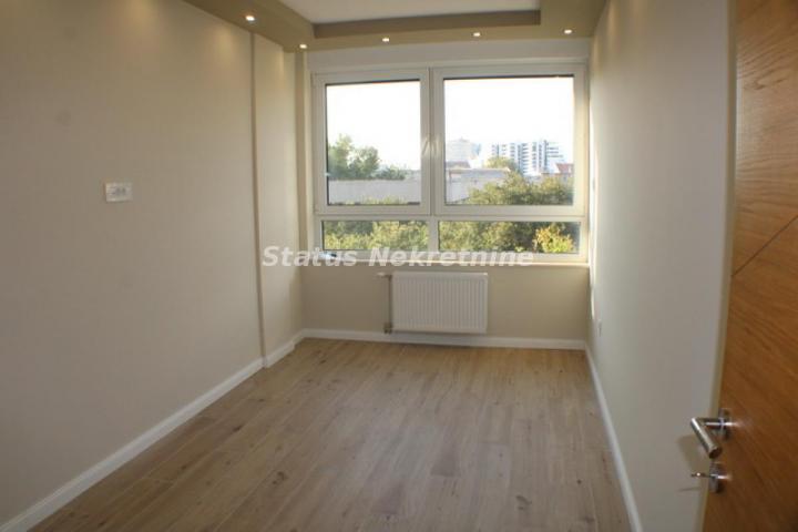 Četvorosoban stan, 101 m², Stari Grad, Novi Sad, 4. sprat