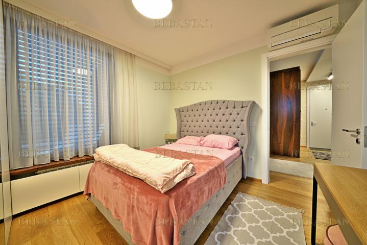 Lux 3. 0 / novogradnja /garaza/  PREDIVNE TERASE- HRAM