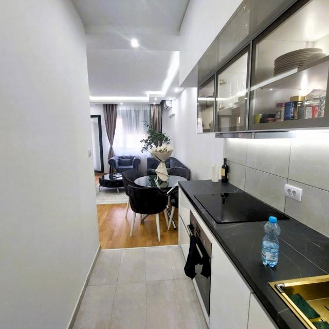 Banovo brdo, Karpoševa, 41m2, 1/6, lux, novogradnja