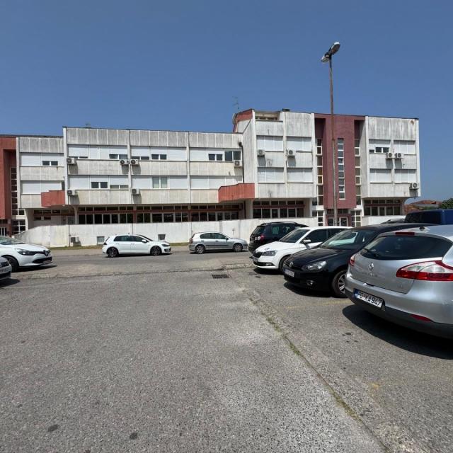 Podgorica, kod Autobuske stanice – stan sa parkingom