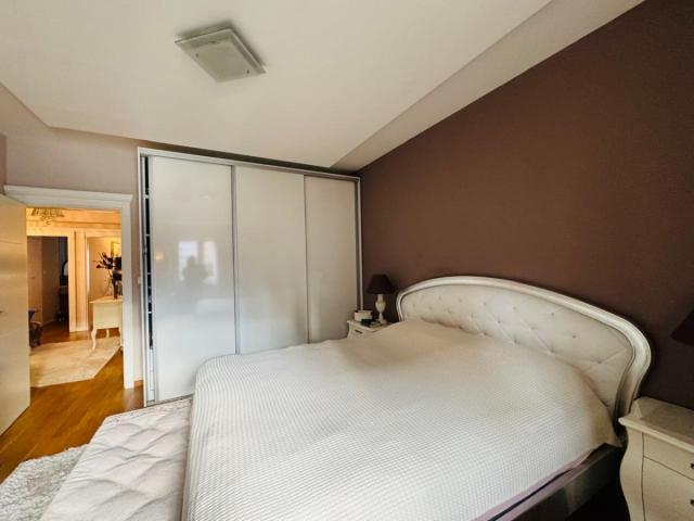 Podgorica, City kvart - three-bedroom luxuriously furnished apartment with garag