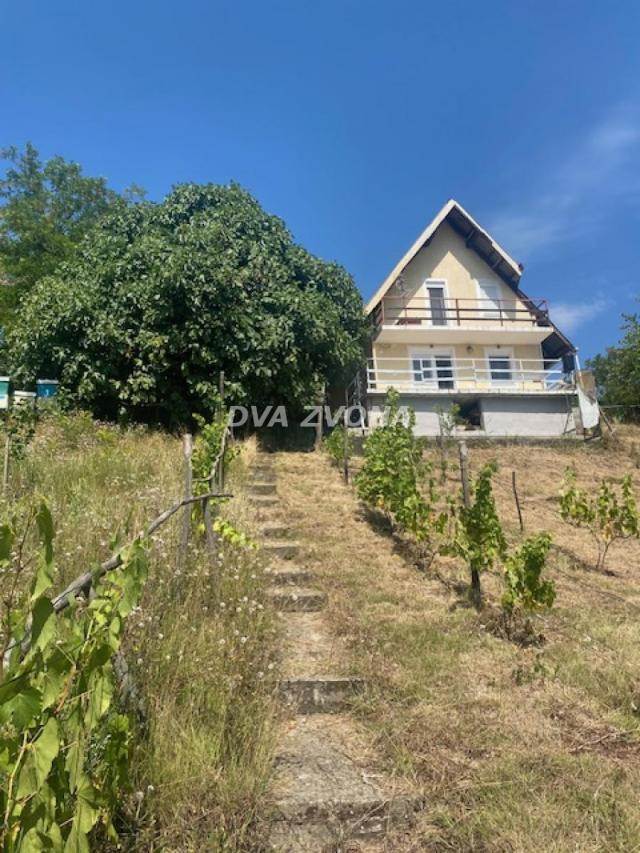 Na prodaju vikendica sa pogledom na Dunav – Stari Slankamen