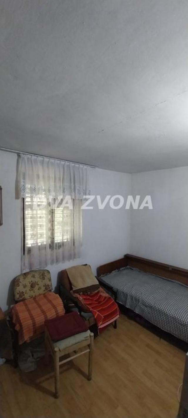 Na prodaju – vikendica sa placem u Čortanovcima (38 m² + garaža, plac 13 ari)