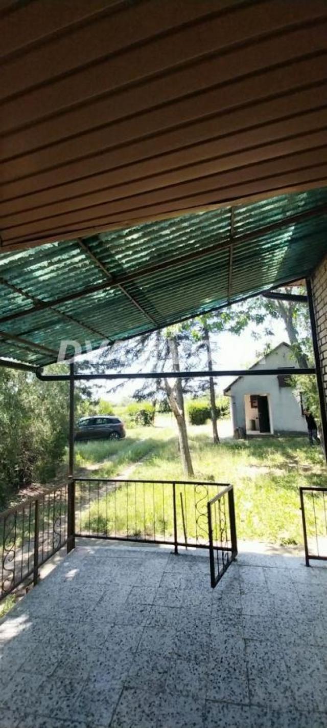 Na prodaju – vikendica sa placem u Čortanovcima (38 m² + garaža, plac 13 ari)