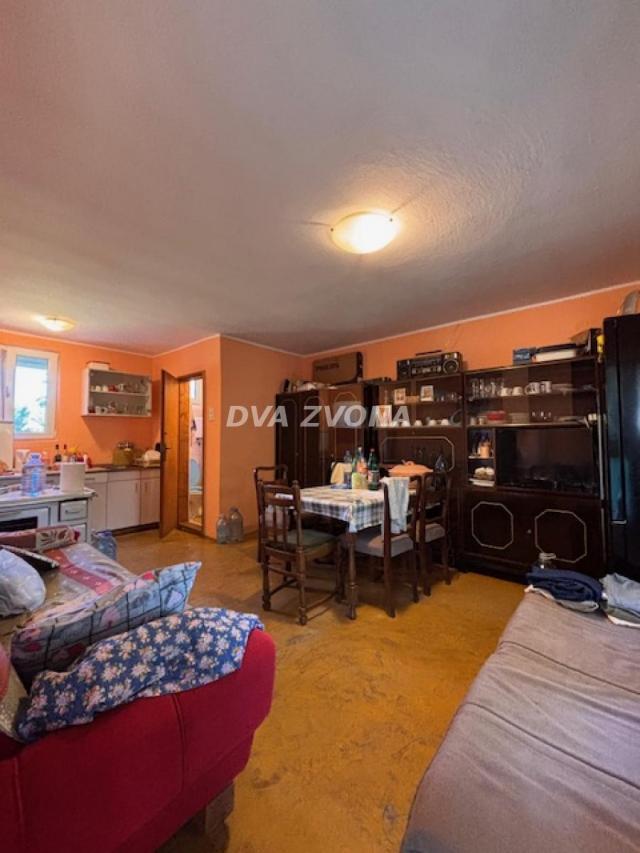 VIKENDICA ZA ODMOR U CORTANOVCIMA!  RAVAN PLAC OD 15 ARI - IDEALAN ZA UŽIVANJE U PRIRODI!